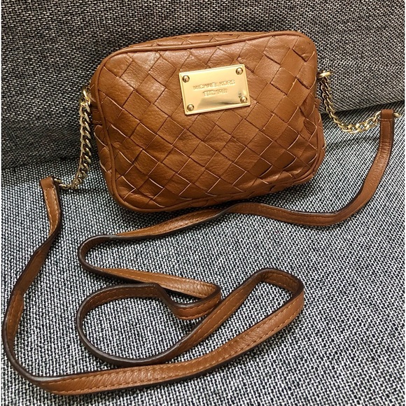 Michael Kors Handbags - ❌SOLD❌Michael kors crossbody bag